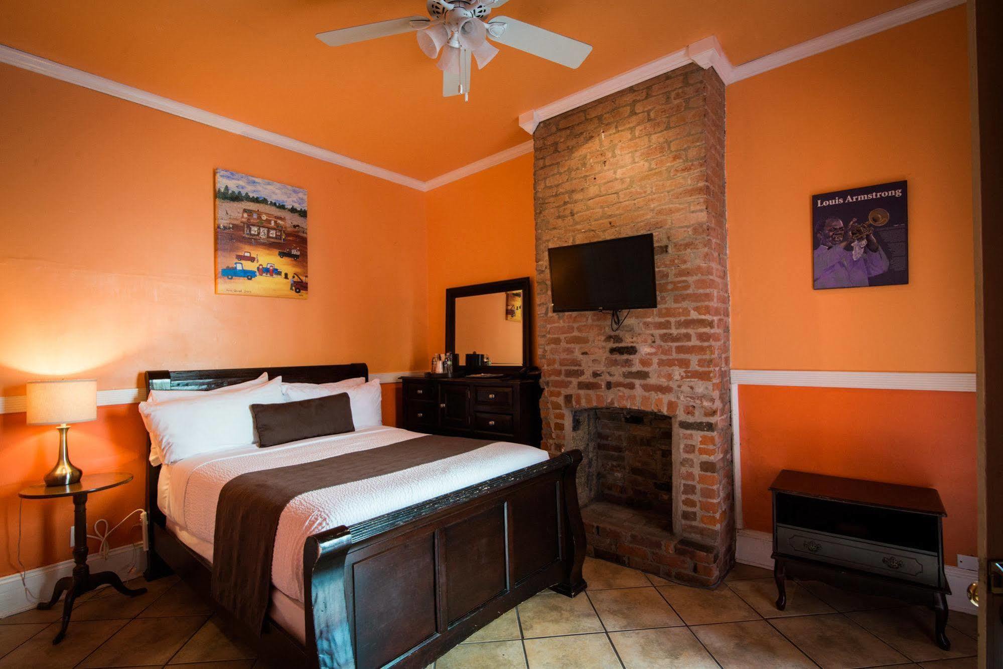 Frenchmen Hotel Новый Орлеан Экстерьер фото