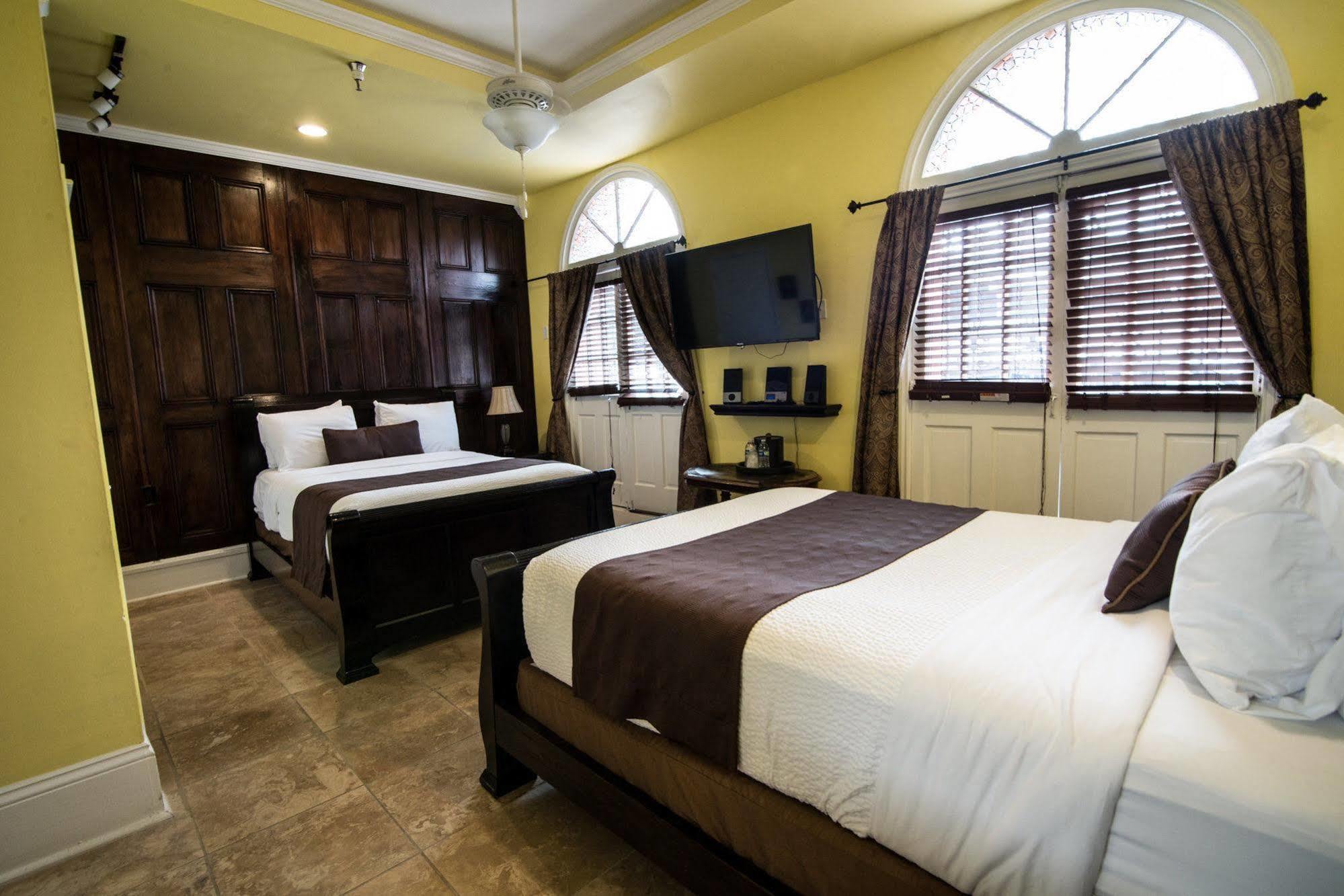 Frenchmen Hotel Новый Орлеан Экстерьер фото