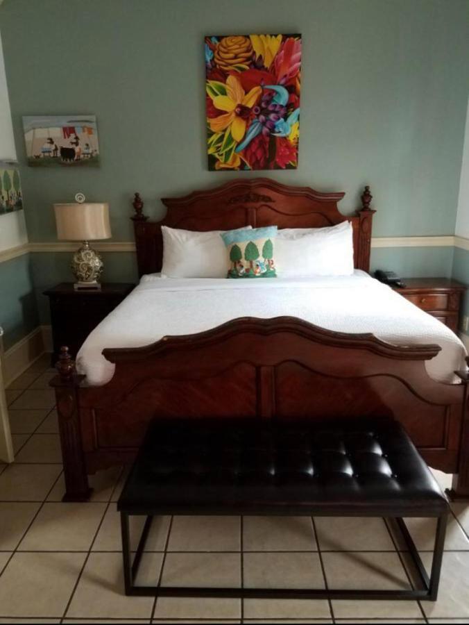 Frenchmen Hotel Новый Орлеан Экстерьер фото